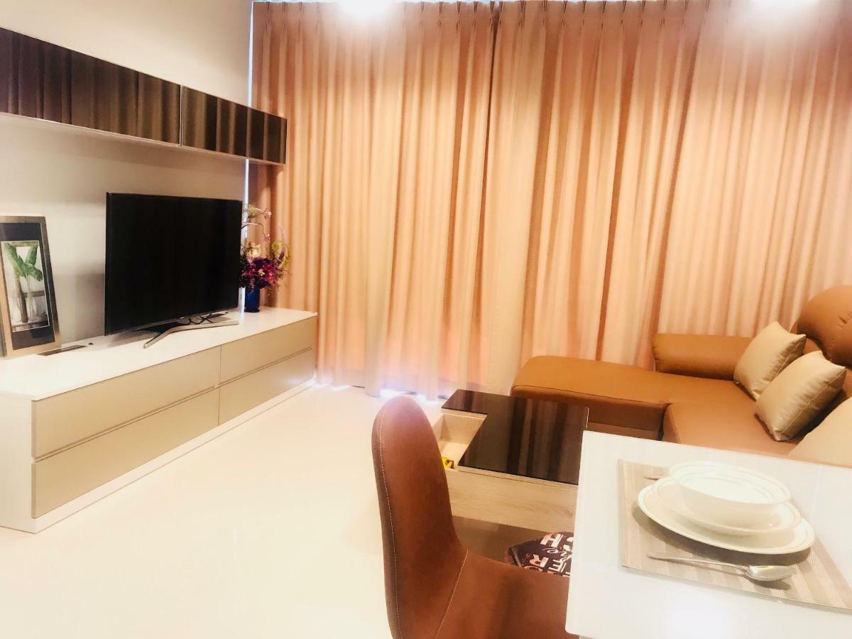 The Pine Hua Hin Apartment Bagian luar foto
