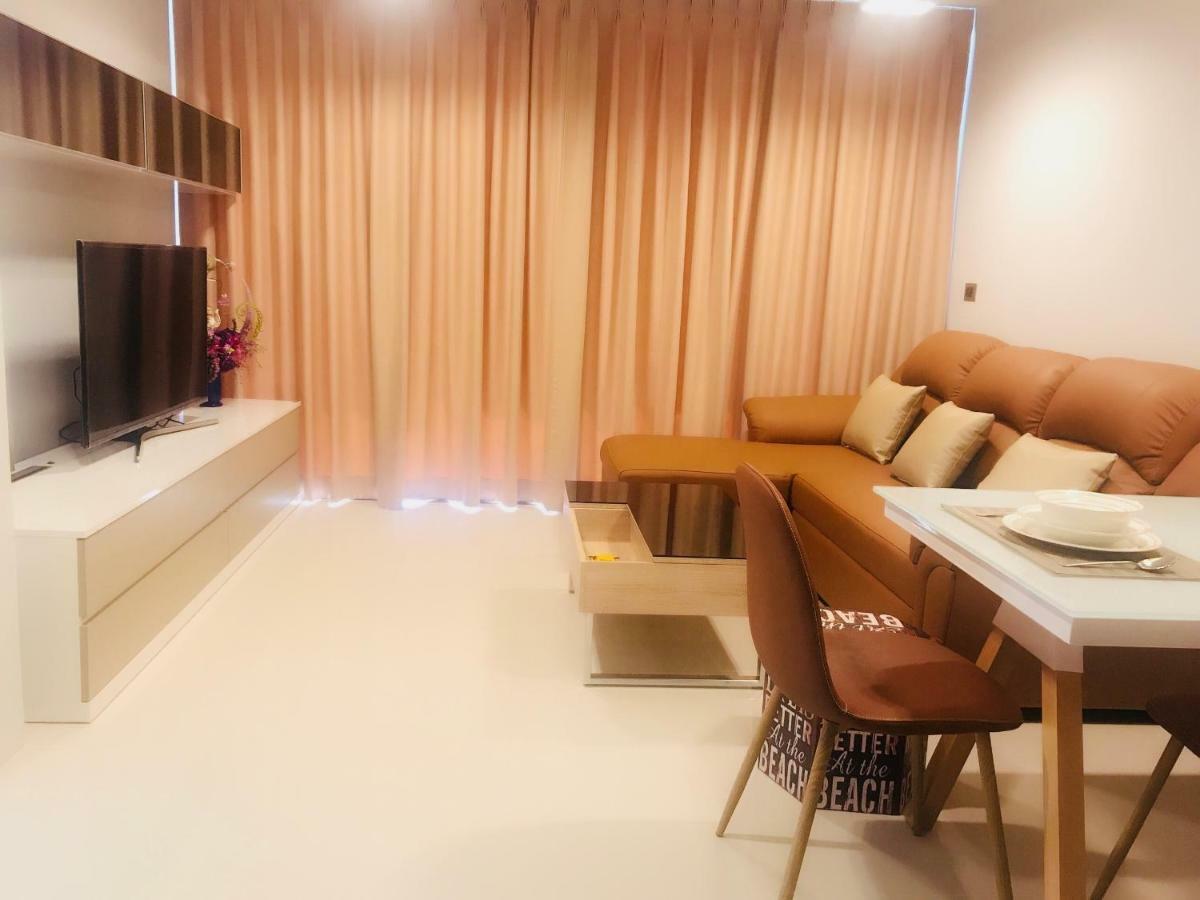 The Pine Hua Hin Apartment Bagian luar foto