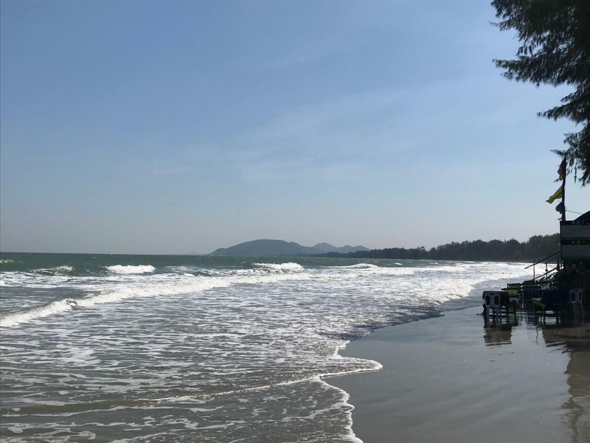 The Pine Hua Hin Apartment Bagian luar foto
