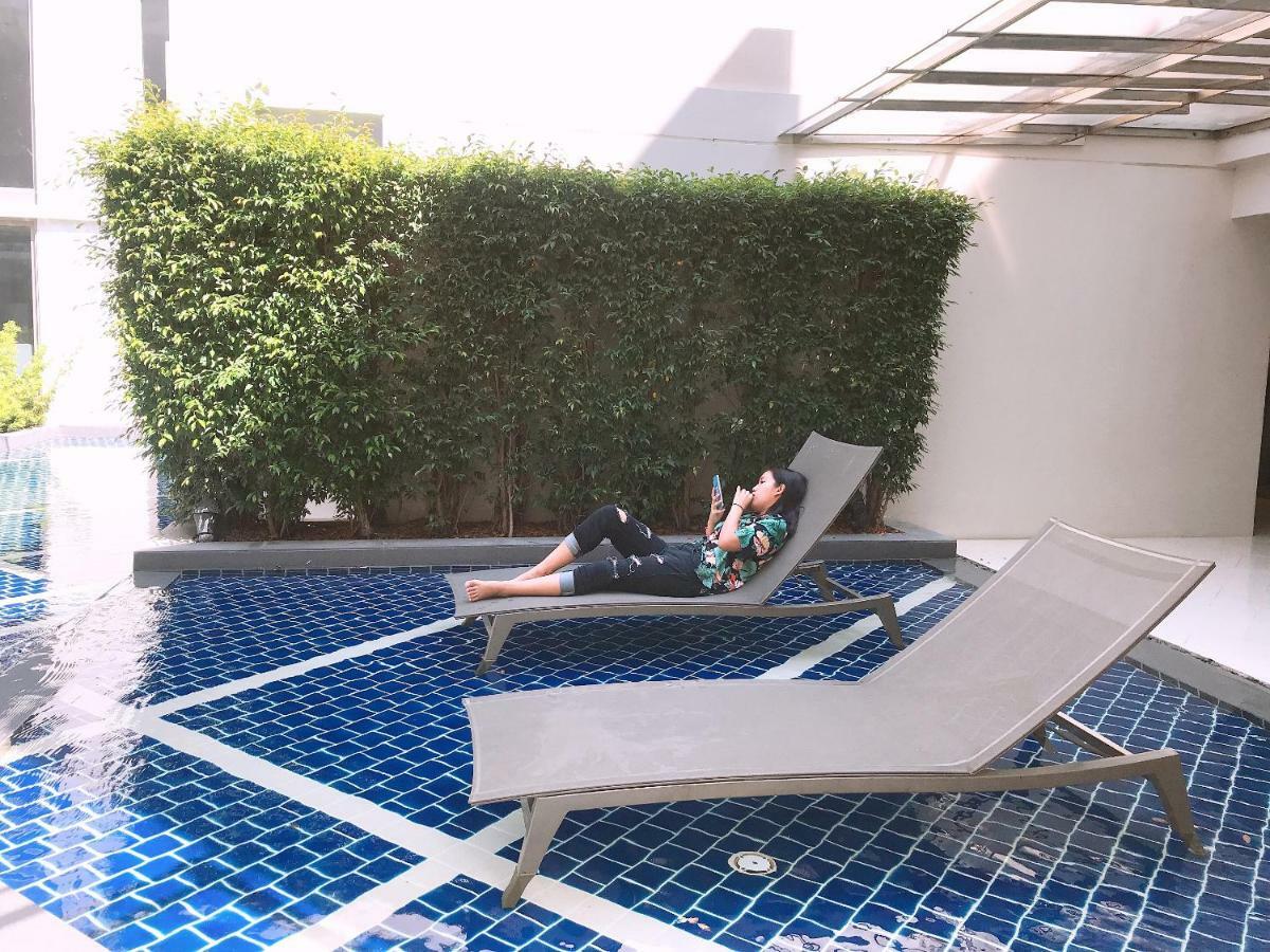 The Pine Hua Hin Apartment Bagian luar foto