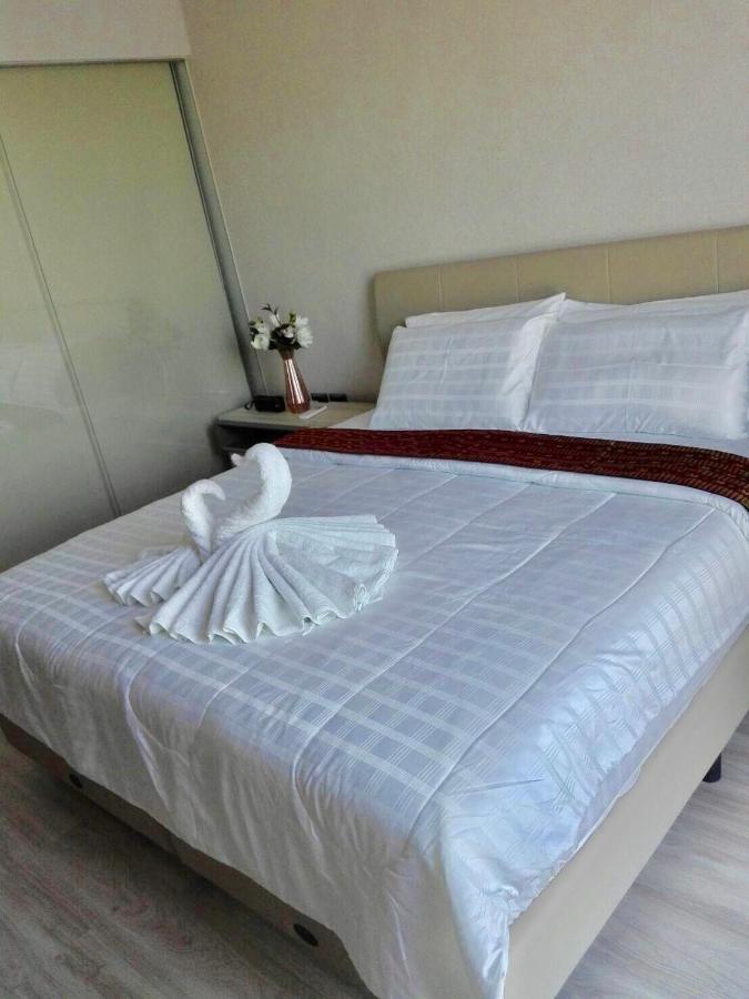 The Pine Hua Hin Apartment Bagian luar foto